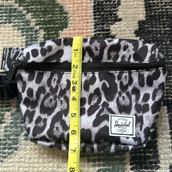 Herschel Supply Co snow leopard belt bag - Picture 5 of 6